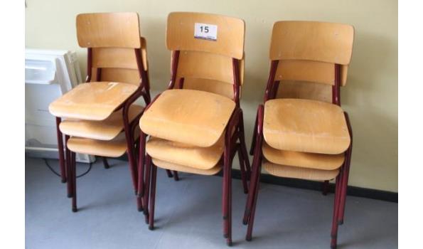 9 stoelen, vv houten zitting